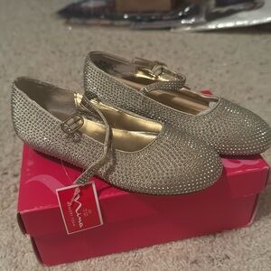 NWT NINA Toddler girls ZELIA sparkly wedding shoes Size 10.5
